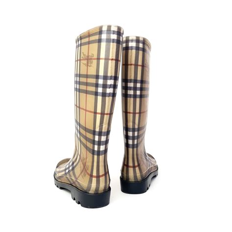 buy burberry gumboots|burberry signatures for men.